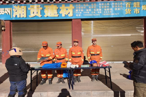 元旦我在岗|昌都市森林消防支队 贡觉驻防分队深入乡镇开展防火宣传